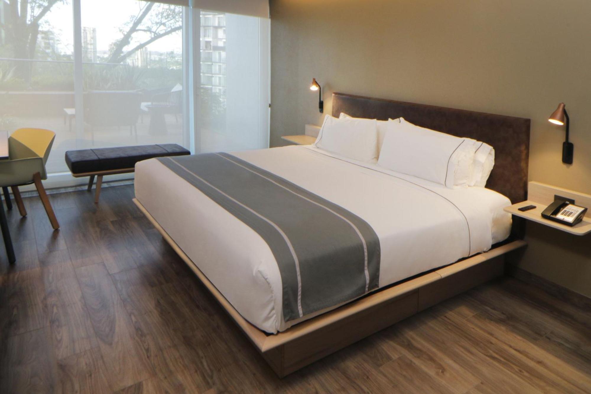 City Express Plus By Marriott Guadalajara Providencia Экстерьер фото