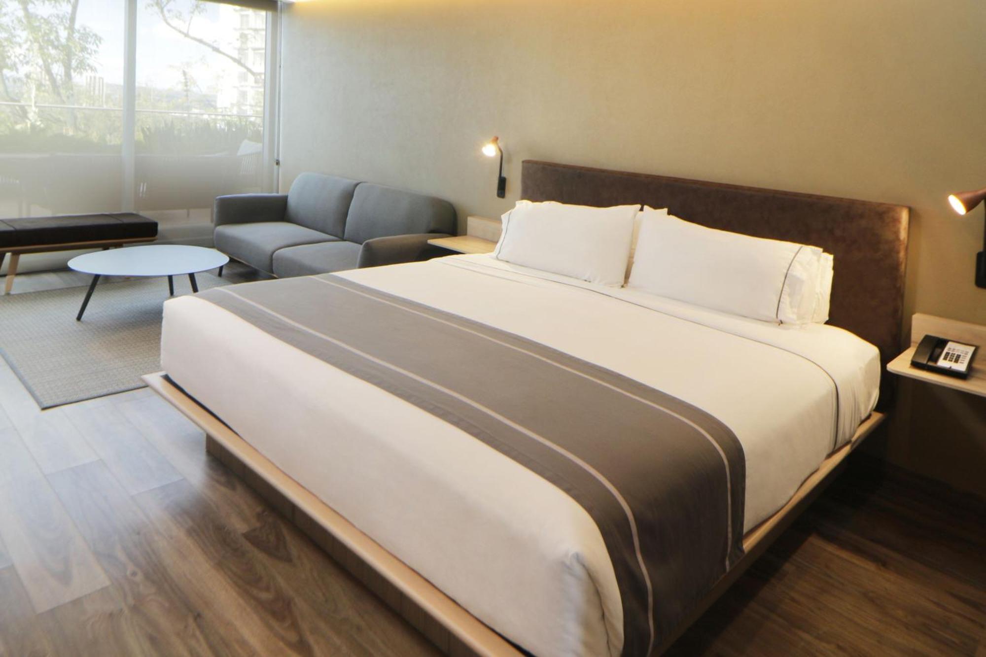 City Express Plus By Marriott Guadalajara Providencia Экстерьер фото