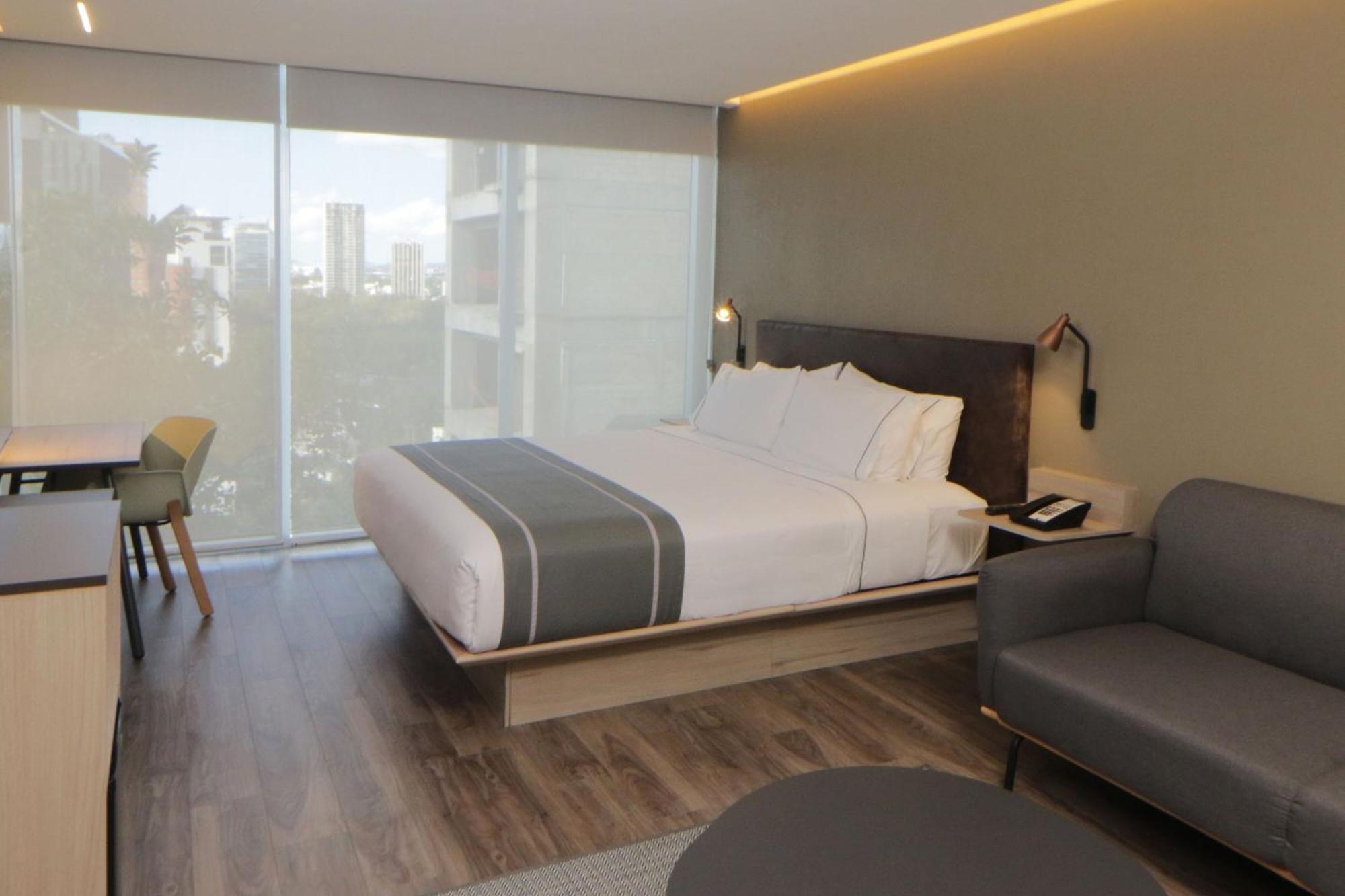 City Express Plus By Marriott Guadalajara Providencia Экстерьер фото