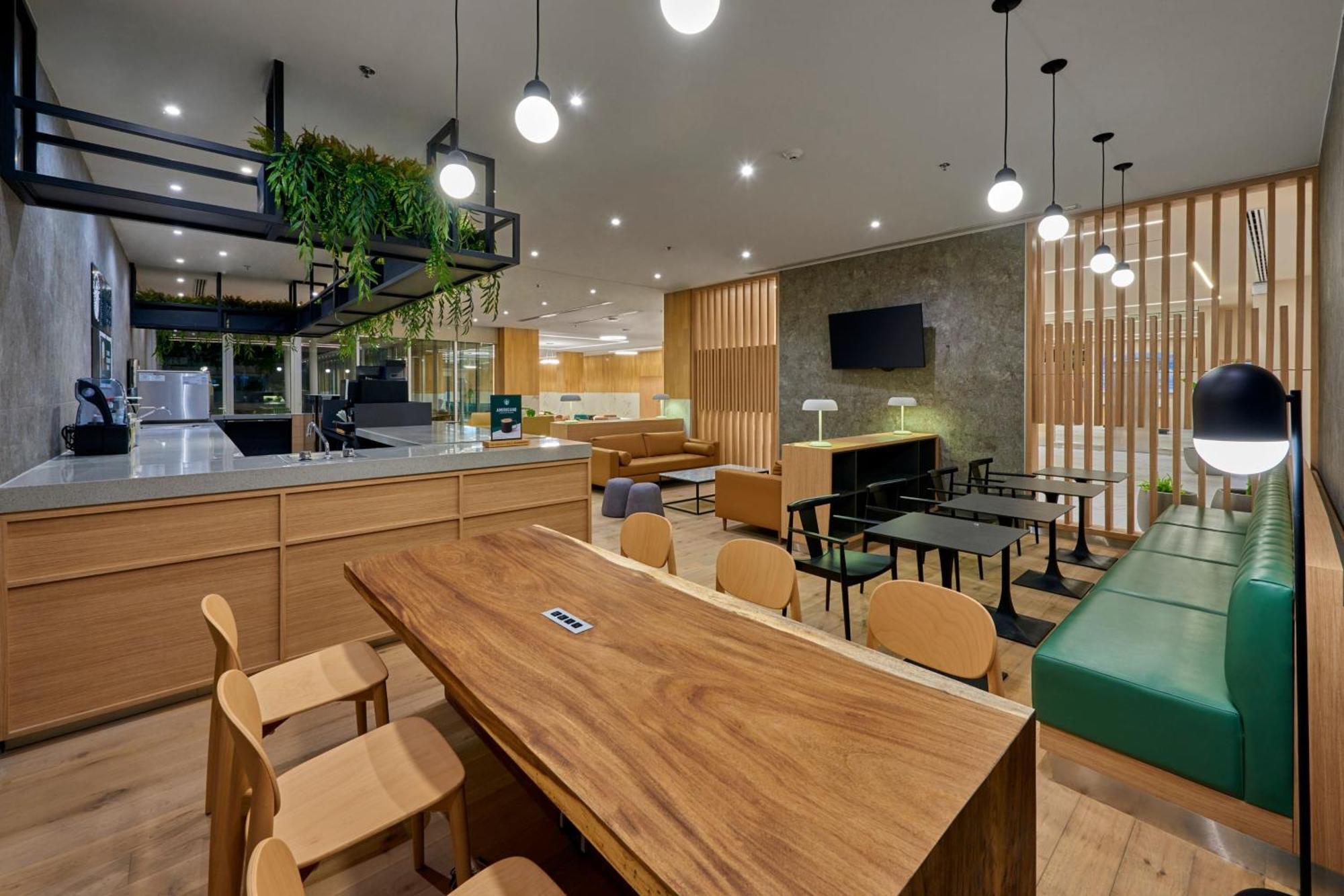 City Express Plus By Marriott Guadalajara Providencia Экстерьер фото