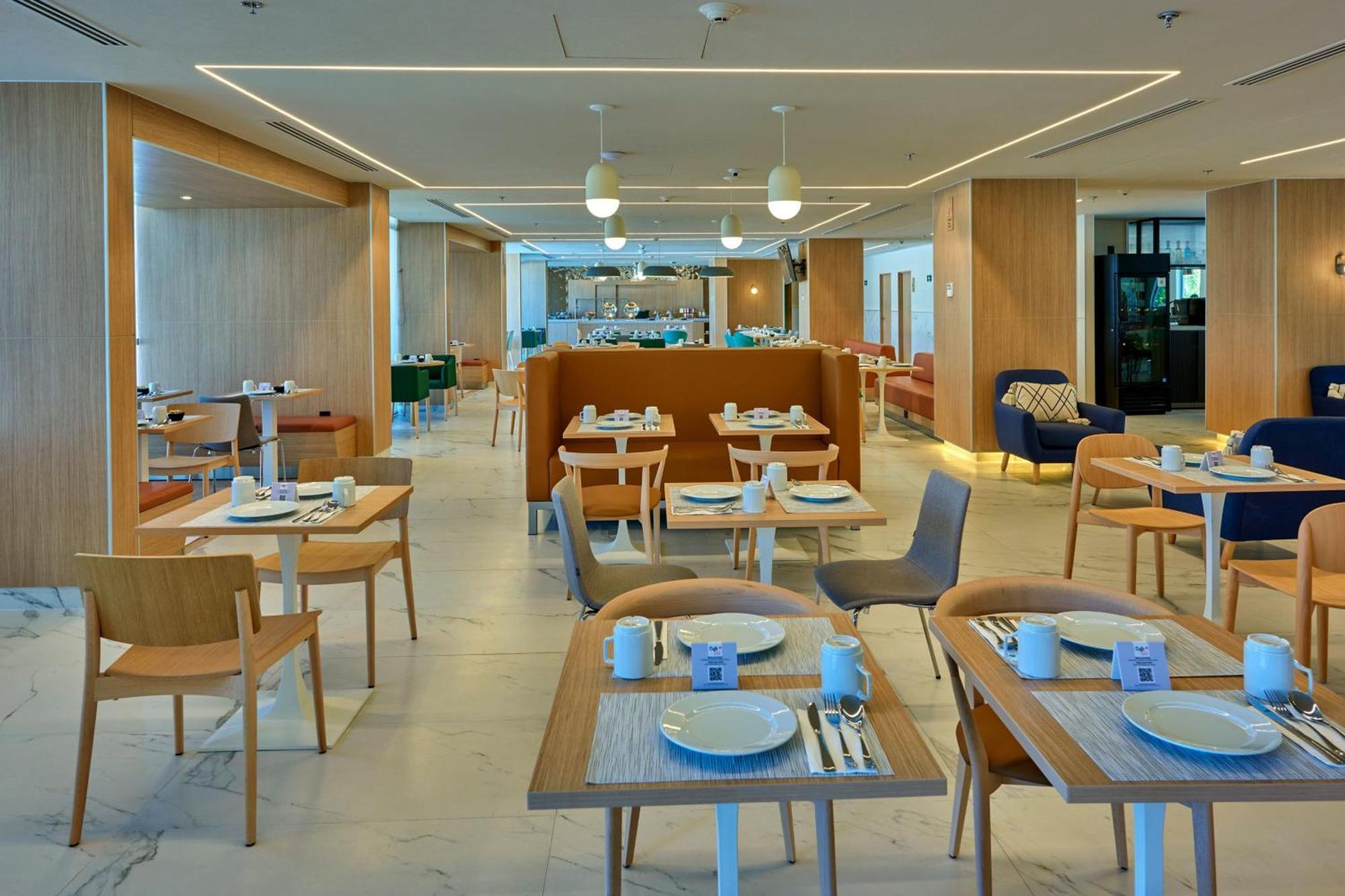 City Express Plus By Marriott Guadalajara Providencia Экстерьер фото