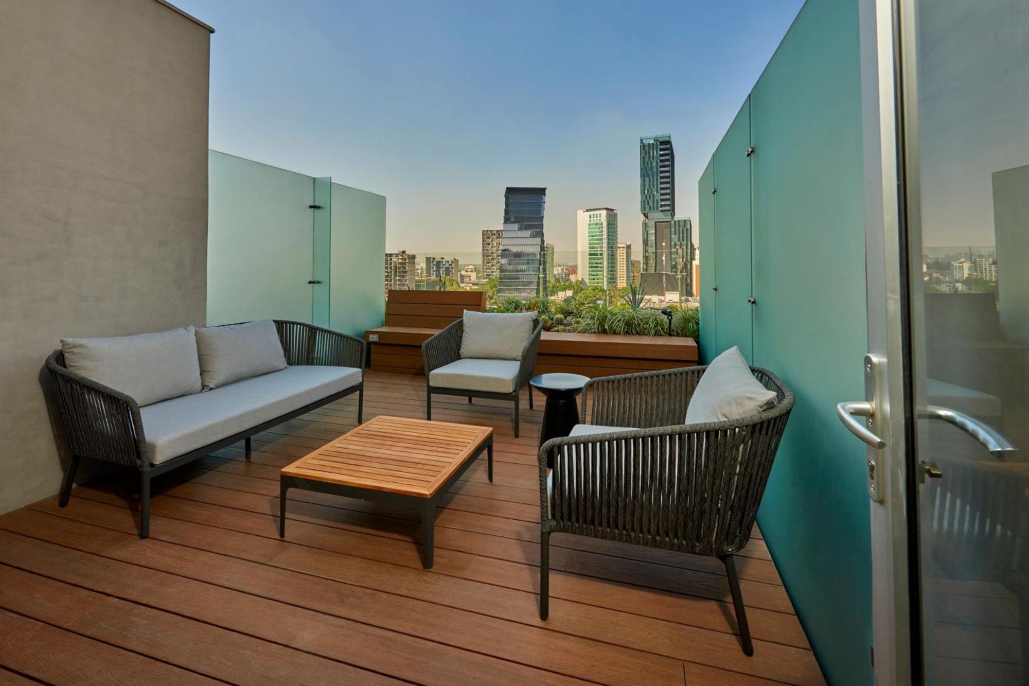 City Express Plus By Marriott Guadalajara Providencia Экстерьер фото