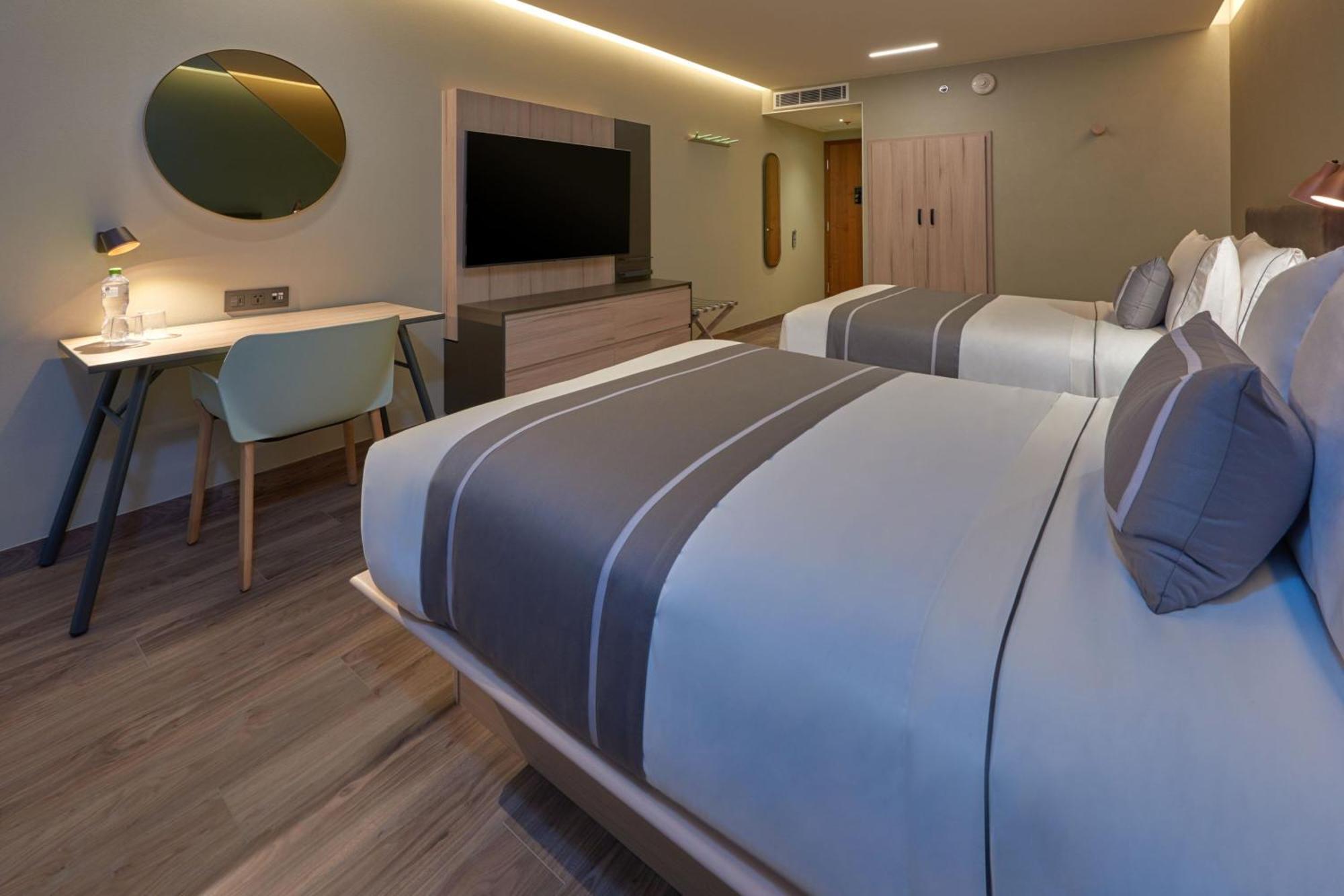 City Express Plus By Marriott Guadalajara Providencia Экстерьер фото