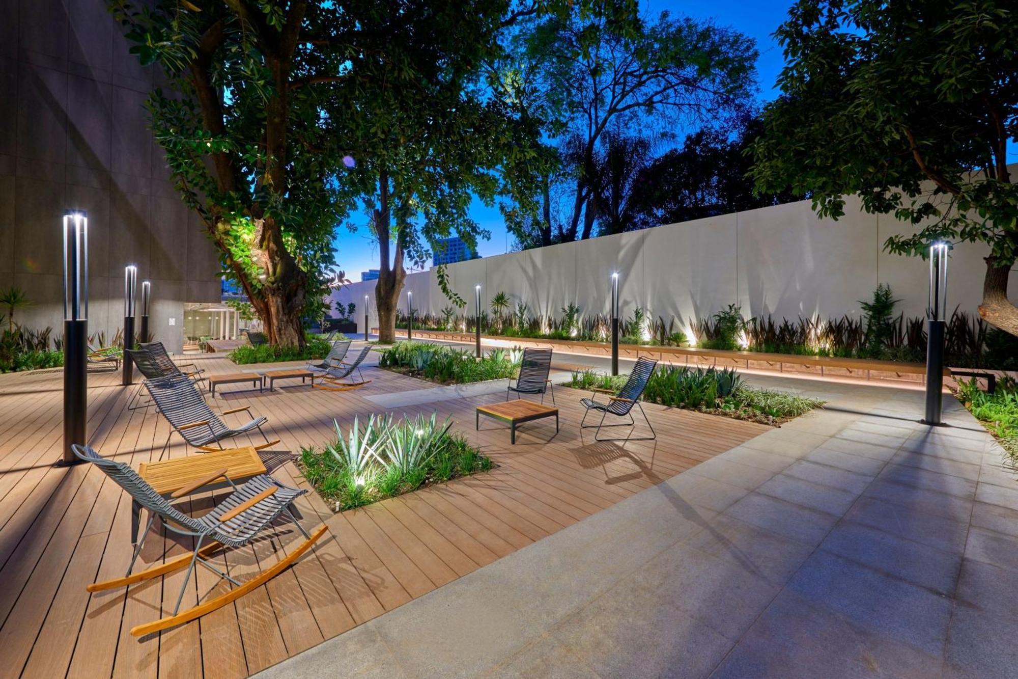 City Express Plus By Marriott Guadalajara Providencia Экстерьер фото