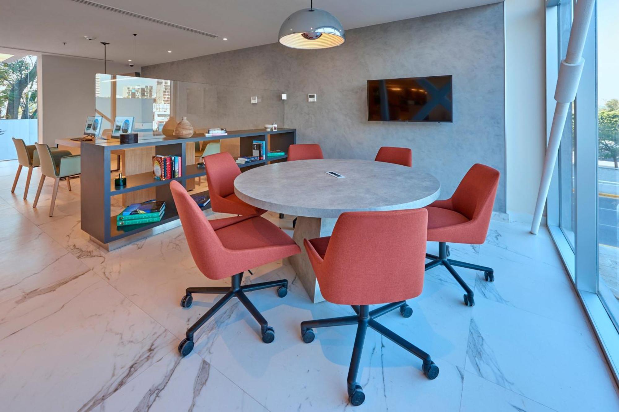 City Express Plus By Marriott Guadalajara Providencia Экстерьер фото