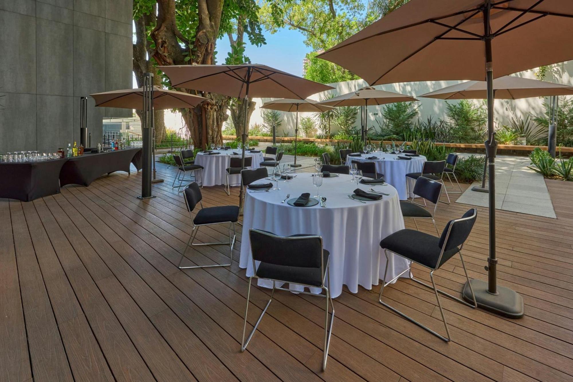 City Express Plus By Marriott Guadalajara Providencia Экстерьер фото